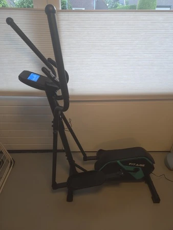 Fitage crosstrainer zijaanzicht, getest door fysioengezond.nl
