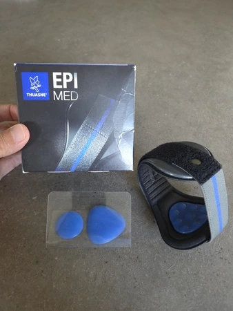 Thuasne Epimed elleboogbrace unboxing met doos, brace en reserveronderdelen, getest door fysioengezond.nl