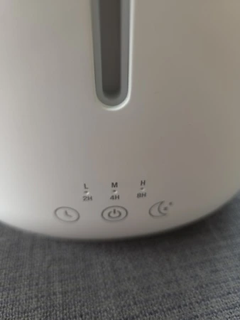 Qumax luchtbevochtiger voorkant display functies, getest door fysioengezond.nl
