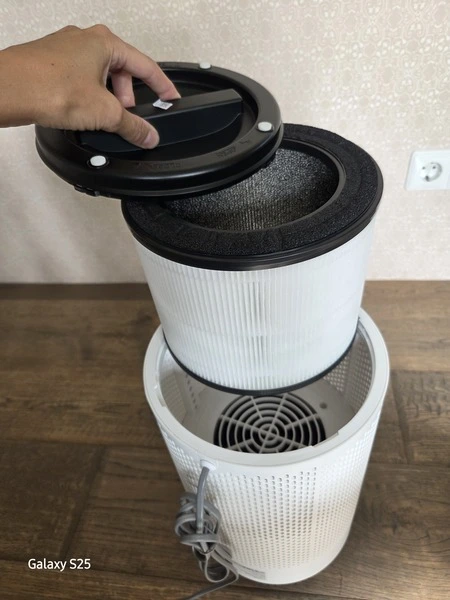 Coway Airmega 100 unboxing met filter in woonkamer van Martijn (Fysioengezond.nl test)