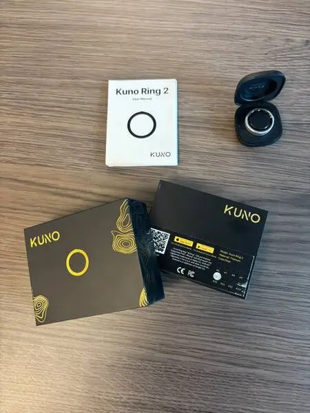 Kuno Ring 2 unboxing met oplaadunit en handleiding, getest door fysioengezond.nl