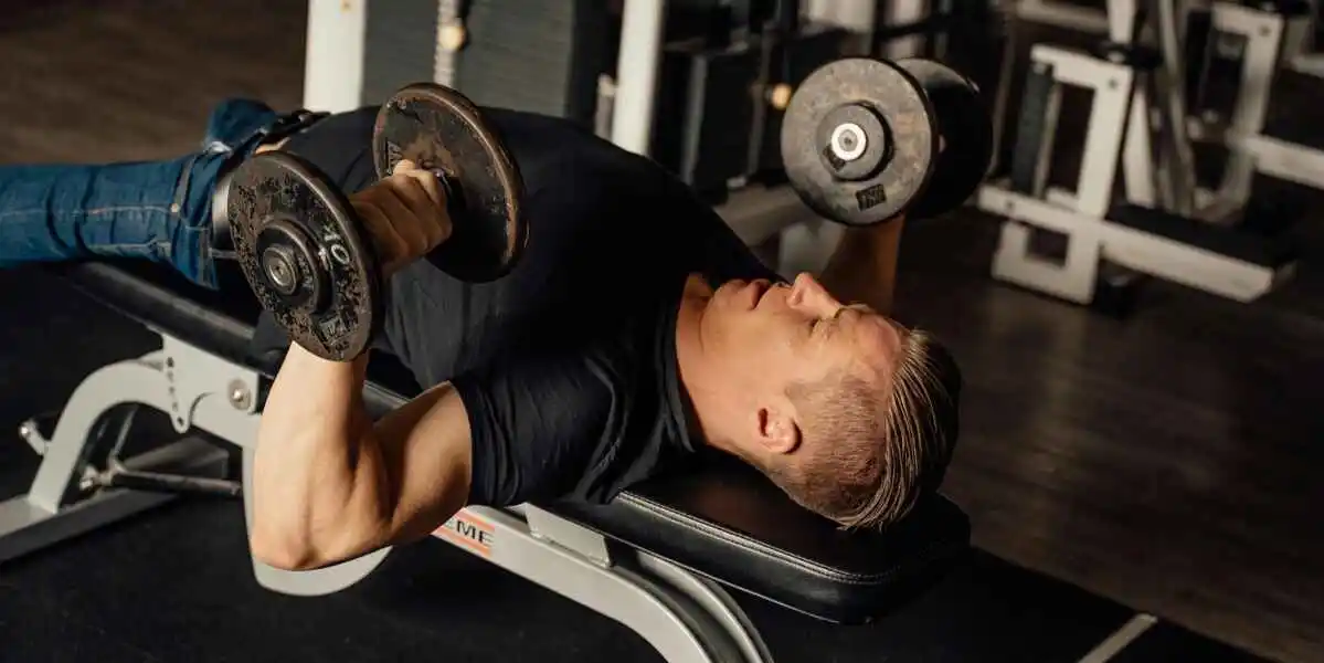 Welke oefeningen kun je doen met een fitnessbank?